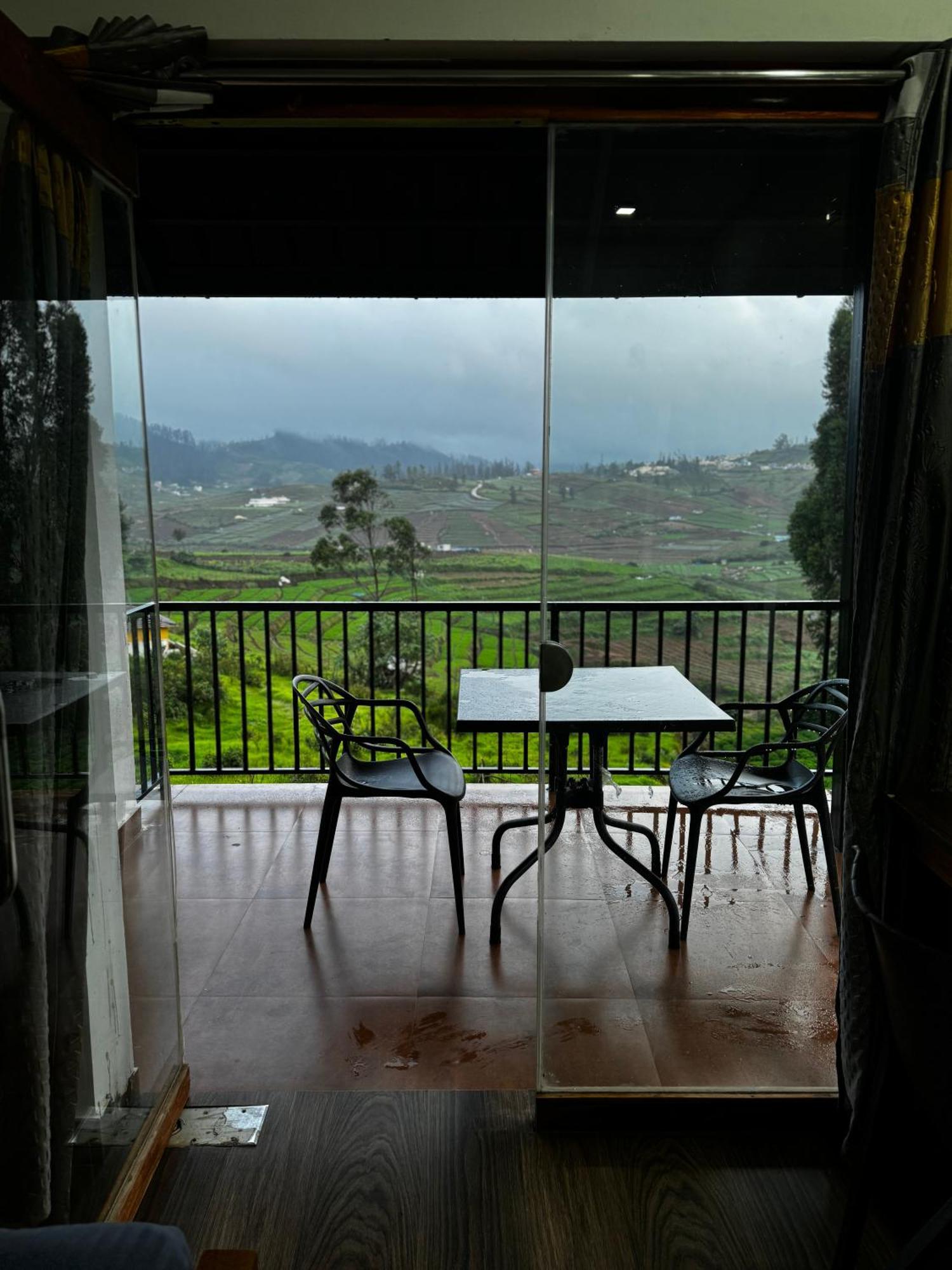 The Wooden Springs Bed & Breakfast Ooty Exterior photo